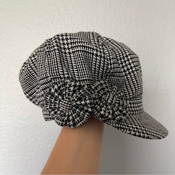 Bongo Y2K Black and White Houndstooth Women's Newsboy Cap - Picture 1 of 5